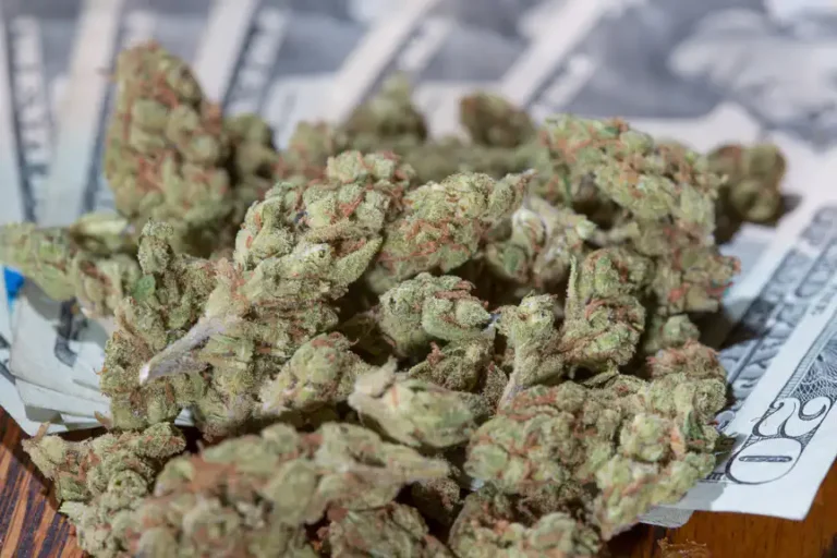 Marijuana Businesses Could List On US Stock Exchanges Like Nasdaq And NYSE Under New Bipartisan Congressional Bill