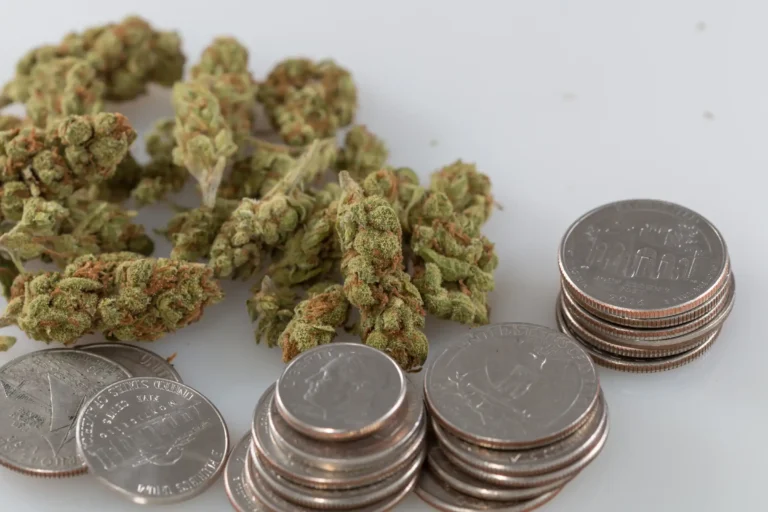Major Banking Group Pushes Congress To Pass Bill Easing Marijuana Businesses’ Access To Financial Services Major Banking Group Pushes Congress To Pass Bill Easing Marijuana Businesses' Access To Financial Services